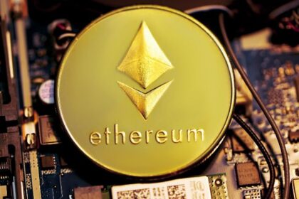 ETH 가격 하락, Ethereum ETF 승인 지연에 직면