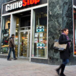 GameStop 주가가 한 달 만에 최고가를 기록했습니다. 무슨 일이 일어나고 있는 걸까요?