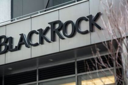 La perspectiva de BlackRock sobre los recortes de tasas de la Fed sugiere un enfoque más conservador de la política monetaria. Fuente: Pinterest.